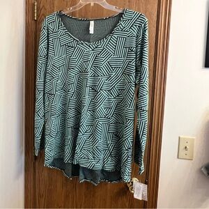 Lularoe Lynnae Top - Teal/Black print New